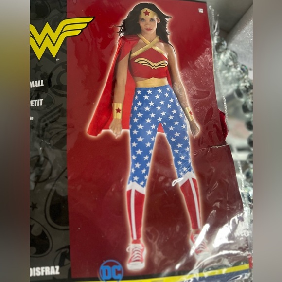 DC Wonder Woman Red and Yellow Costume stretch - Picture 4 of 14
